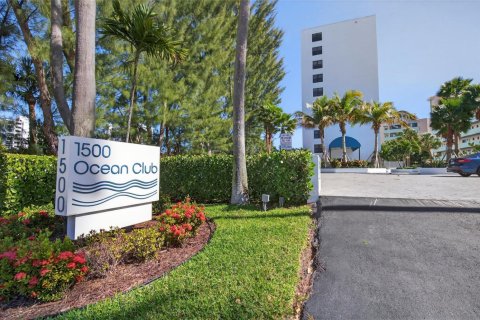 Condo in Pompano Beach, Florida, 2 bedrooms  № 2190781 - photo 3