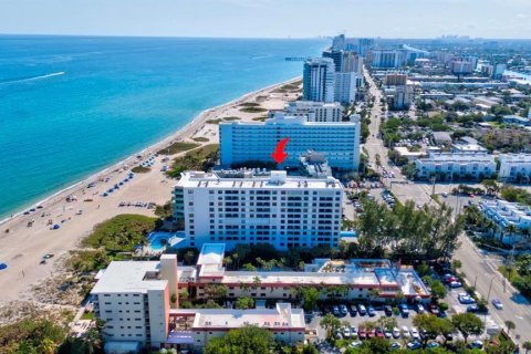 Condo in Pompano Beach, Florida, 2 bedrooms  № 2190781 - photo 2