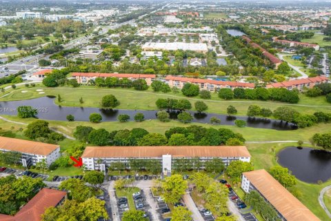 Condominio en venta en Pembroke Pines, Florida, 2 dormitorios, 108.32 m2 № 1813995 - foto 27