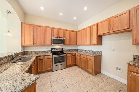 House in New Port Richey, Florida 3 bedrooms, 158.77 sq.m. № 1806541 - photo 8