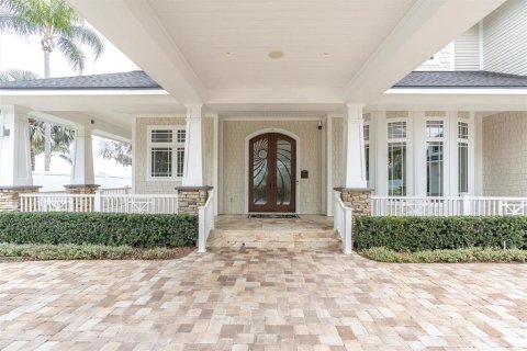 House in Palm Harbor, Florida 4 bedrooms, 727.98 sq.m. № 2233267 - photo 4