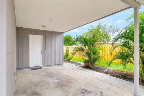 House in Bradenton, Florida 3 bedrooms, 129.32 sq.m. № 1916043 - photo 22