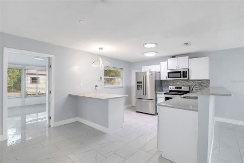 Villa ou maison à vendre à Bradenton, Floride: 3 chambres, 129.32 m2 № 1916043 - photo 6