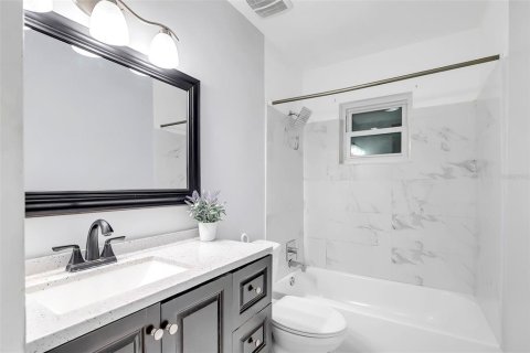Villa ou maison à vendre à Bradenton, Floride: 3 chambres, 129.32 m2 № 1916043 - photo 8