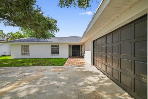 House in Palm Harbor, Florida 4 bedrooms, 227.42 sq.m. № 1866252 - photo 12