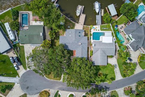 House in Palm Harbor, Florida 4 bedrooms, 227.42 sq.m. № 1866252 - photo 9