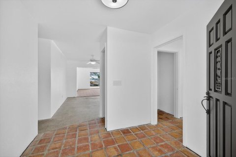 House in Palm Harbor, Florida 4 bedrooms, 227.42 sq.m. № 1866252 - photo 13