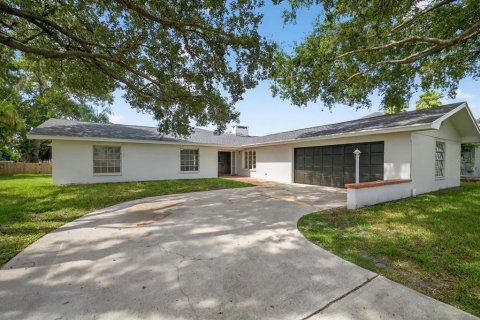 House in Palm Harbor, Florida 4 bedrooms, 227.42 sq.m. № 1866252 - photo 1