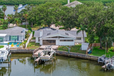 House in Palm Harbor, Florida 4 bedrooms, 227.42 sq.m. № 1866252 - photo 6