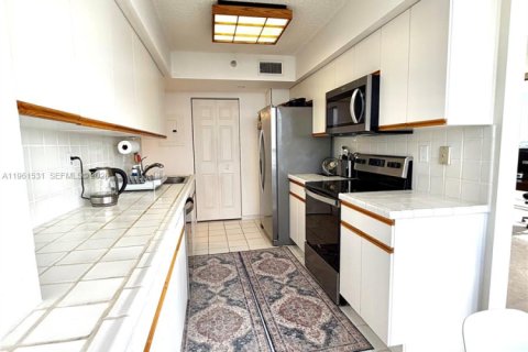 Condo in Aventura, Florida, 2 bedrooms  № 2080838 - photo 11