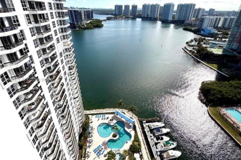 Condo à Aventura, Floride, 2 chambres № 2080838