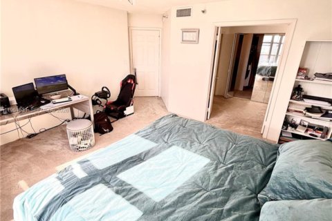 Condo in Aventura, Florida, 2 bedrooms  № 2080838 - photo 25