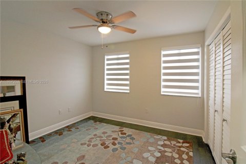 Casa en venta en Miami, Florida, 4 dormitorios, 181.62 m2 № 2011424 - foto 11
