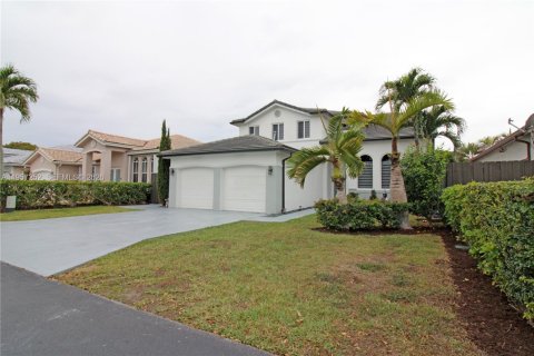 Casa en venta en Miami, Florida, 4 dormitorios, 181.62 m2 № 2011424 - foto 3