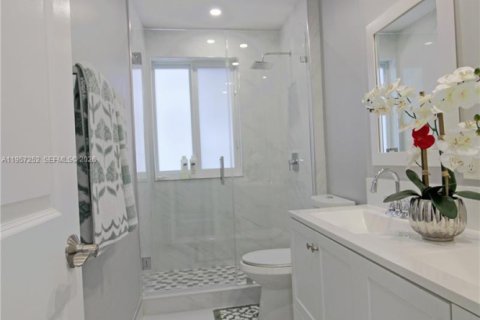 Casa en venta en Miami, Florida, 4 dormitorios, 181.62 m2 № 2011424 - foto 21