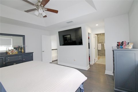 Casa en venta en Miami, Florida, 4 dormitorios, 181.62 m2 № 2011424 - foto 26