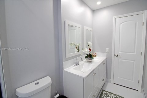 Casa en venta en Miami, Florida, 4 dormitorios, 181.62 m2 № 2011424 - foto 20