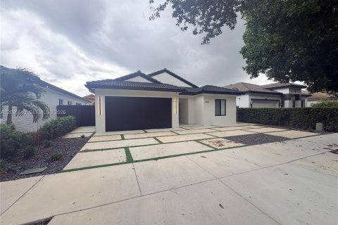 Villa ou maison à Miami Lakes, Floride 3 chambres, 157.84 m2 № 2390001