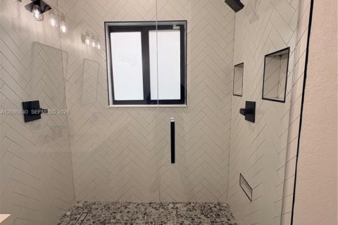 Villa ou maison à louer à Miami Lakes, Floride: 3 chambres, 157.84 m2 № 2390001 - photo 13