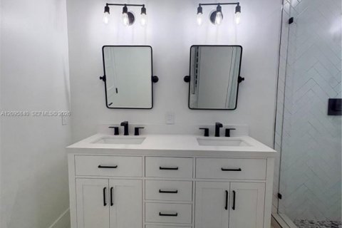 Villa ou maison à louer à Miami Lakes, Floride: 3 chambres, 157.84 m2 № 2390001 - photo 12