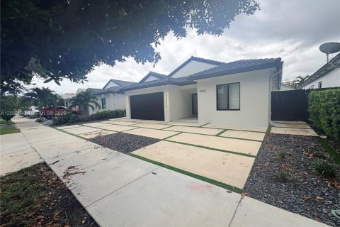 Villa ou maison à louer à Miami Lakes, Floride: 3 chambres, 157.84 m2 № 2390001 - photo 3