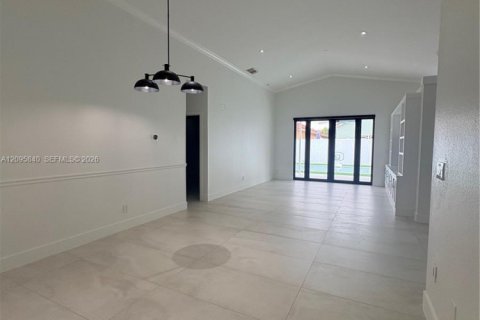 Villa ou maison à louer à Miami Lakes, Floride: 3 chambres, 157.84 m2 № 2390001 - photo 4