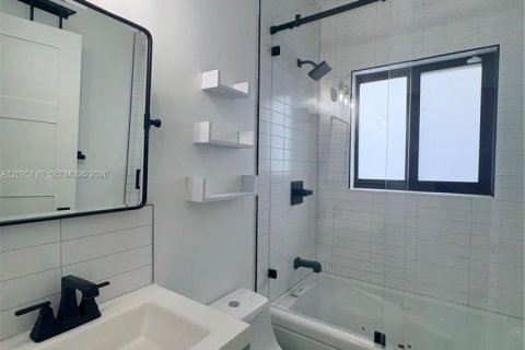 Villa ou maison à louer à Miami Lakes, Floride: 3 chambres, 157.84 m2 № 2390001 - photo 17