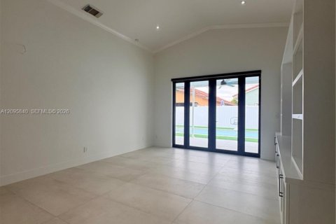Villa ou maison à louer à Miami Lakes, Floride: 3 chambres, 157.84 m2 № 2390001 - photo 9
