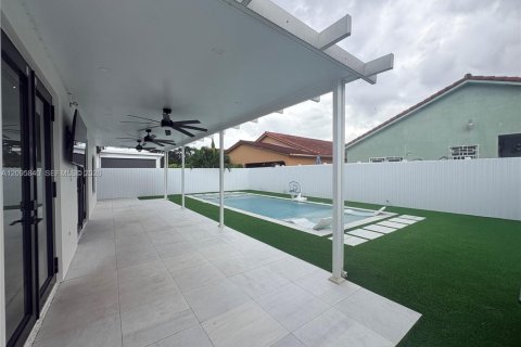 Villa ou maison à louer à Miami Lakes, Floride: 3 chambres, 157.84 m2 № 2390001 - photo 21