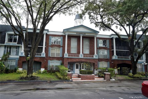 Condominio en venta en Lauderhill, Florida, 2 dormitorios, 117.06 m2 № 1726456 - foto 26