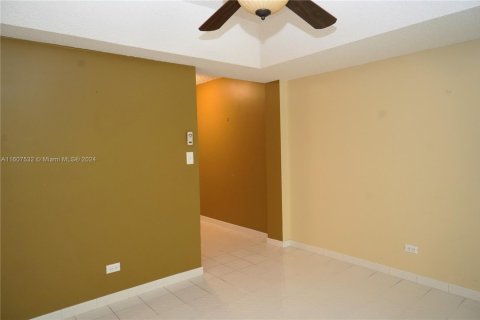 Condominio en venta en Lauderhill, Florida, 2 dormitorios, 117.06 m2 № 1726456 - foto 3