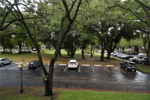 Condominio en venta en Lauderhill, Florida, 2 dormitorios, 117.06 m2 № 1726456 - foto 24
