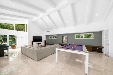 House in Coral Gables, Florida 6 bedrooms, 578.13 sq.m. № 1948526 - photo 15