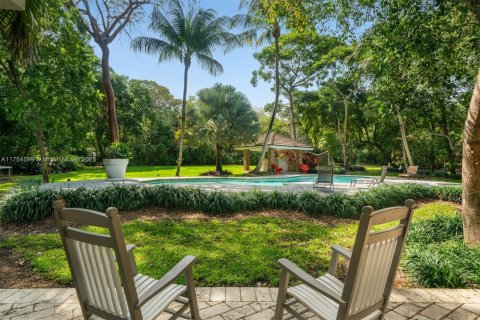 House in Coral Gables, Florida 6 bedrooms, 578.13 sq.m. № 1948526 - photo 29