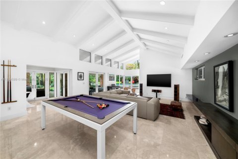 House in Coral Gables, Florida 6 bedrooms, 578.13 sq.m. № 1948526 - photo 14