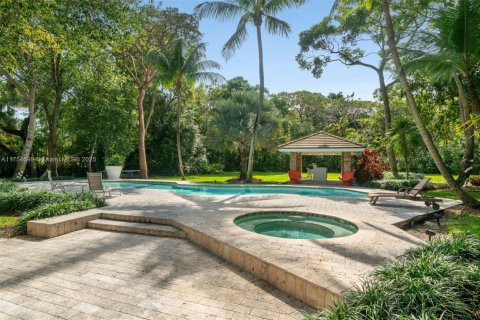House in Coral Gables, Florida 6 bedrooms, 578.13 sq.m. № 1948526 - photo 30