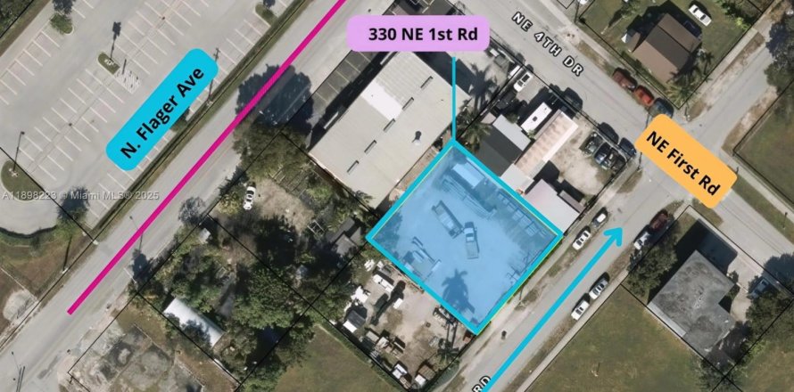 Commercial property in Homestead, Florida № 1949439