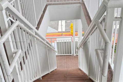 Купить кондоминиум в Майами-Бич, Флорида 35.58м2, № 2088871 - фото 22