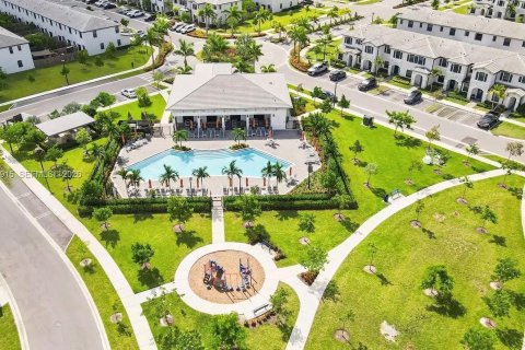 Touwnhouse à vendre à Homestead, Floride: 3 chambres, 133.97 m2 № 2021950 - photo 12