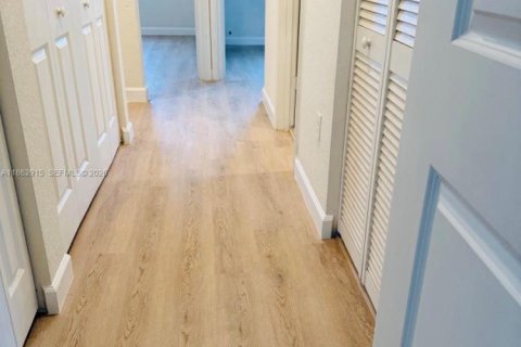 Купить таунхаус в Хомстед, Флорида 3 спальни, 133.97м2, № 2021950 - фото 13