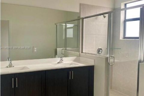 Touwnhouse à vendre à Homestead, Floride: 3 chambres, 133.97 m2 № 2021950 - photo 7