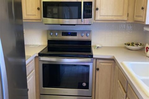 Condo in Bradenton, Florida, 1 bedroom  № 1899174 - photo 7