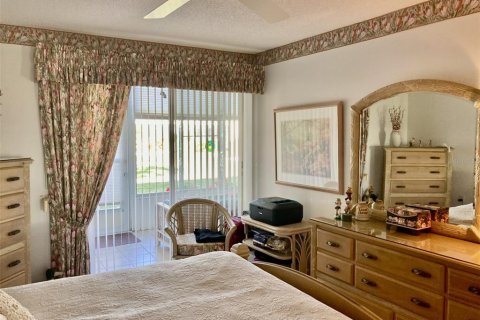 Condo in Bradenton, Florida, 1 bedroom  № 1899174 - photo 9