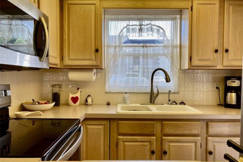 Condo in Bradenton, Florida, 1 bedroom  № 1899174 - photo 6