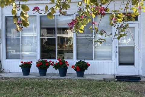 Condo in Bradenton, Florida, 1 bedroom  № 1899174 - photo 18