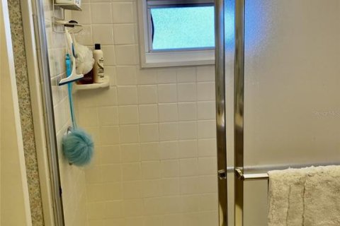 Condo in Bradenton, Florida, 1 bedroom  № 1899174 - photo 11