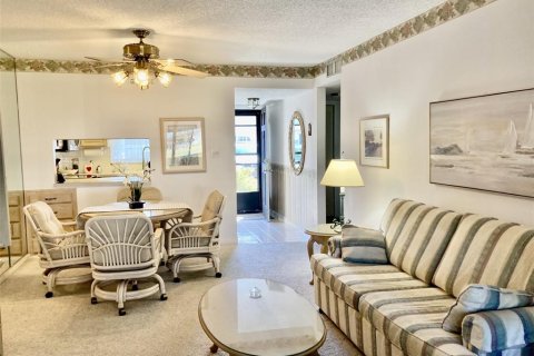 Condo in Bradenton, Florida, 1 bedroom  № 1899174 - photo 3