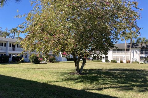 Condo in Bradenton, Florida, 1 bedroom  № 1899174 - photo 19