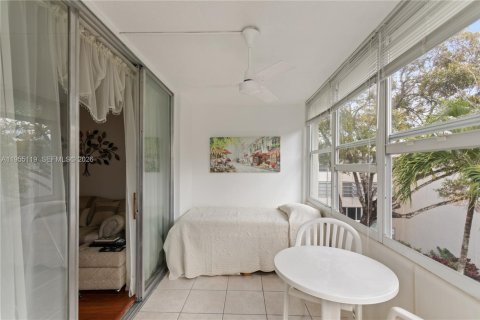 Condo in Lauderdale Lakes, Florida, 1 bedroom  № 2153384 - photo 17