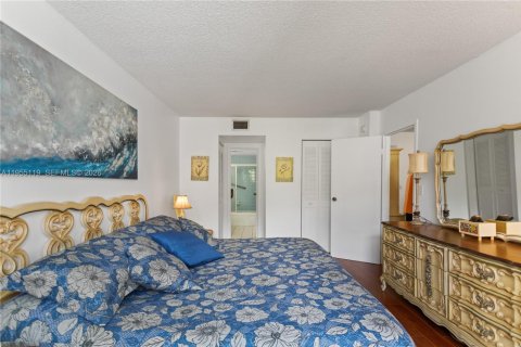 Condo in Lauderdale Lakes, Florida, 1 bedroom  № 2153384 - photo 20